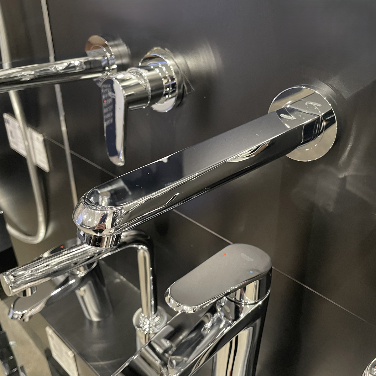 Vòi chậu gắn tường nóng lạnh 2 lỗ Eurodisc Joy GROHE 19969000 - 7