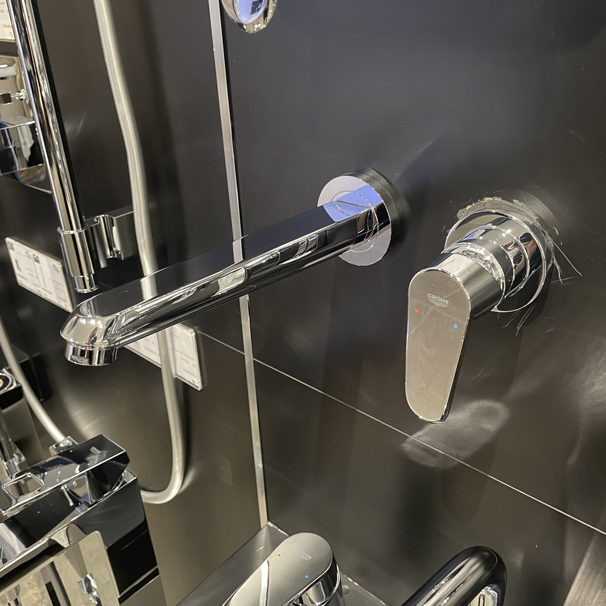 Vòi chậu gắn tường nóng lạnh 2 lỗ Eurodisc Cosmopolitan L-size GROHE 19974002 - 4