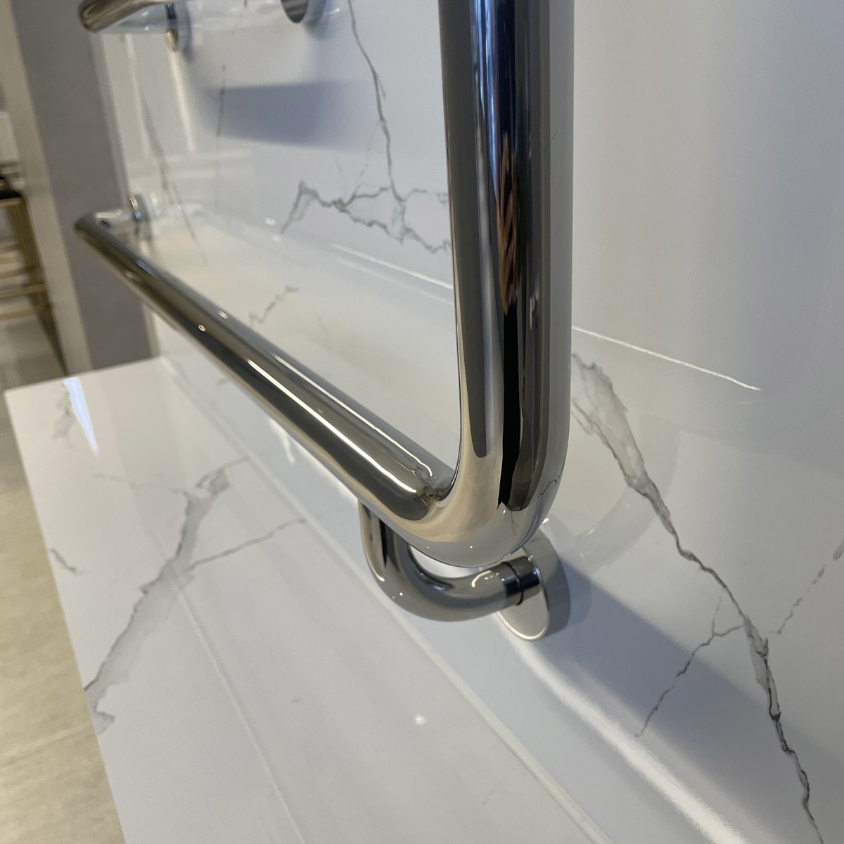 Thanh tay vịn Essentials GROHE 40797001 - 7