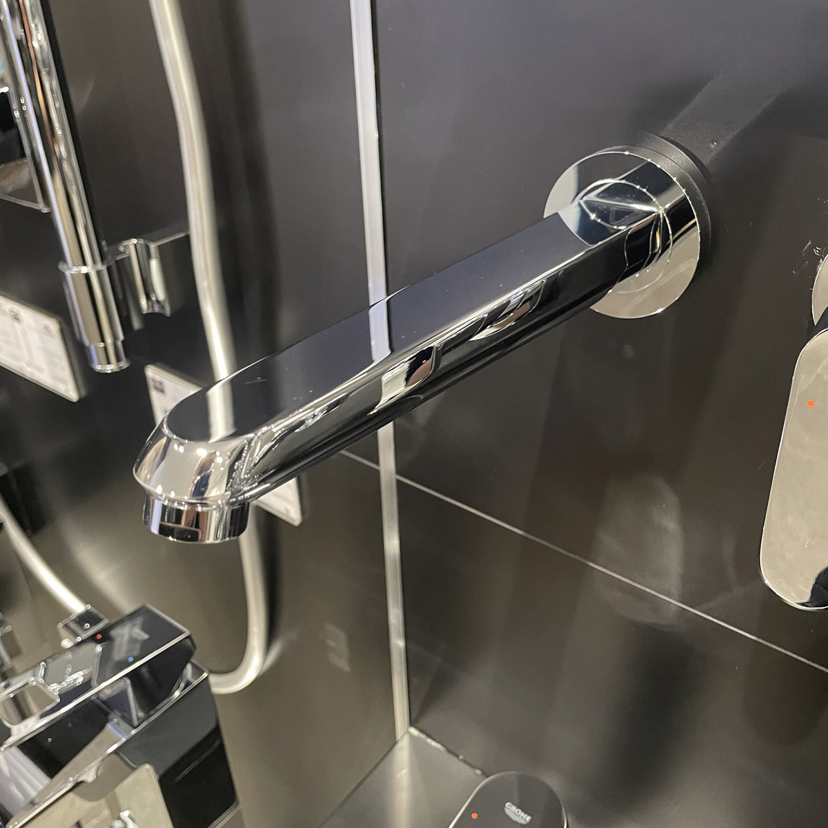 Vòi chậu gắn tường nóng lạnh 2 lỗ Eurodisc Cosmopolitan L-size GROHE 19974002 - 7