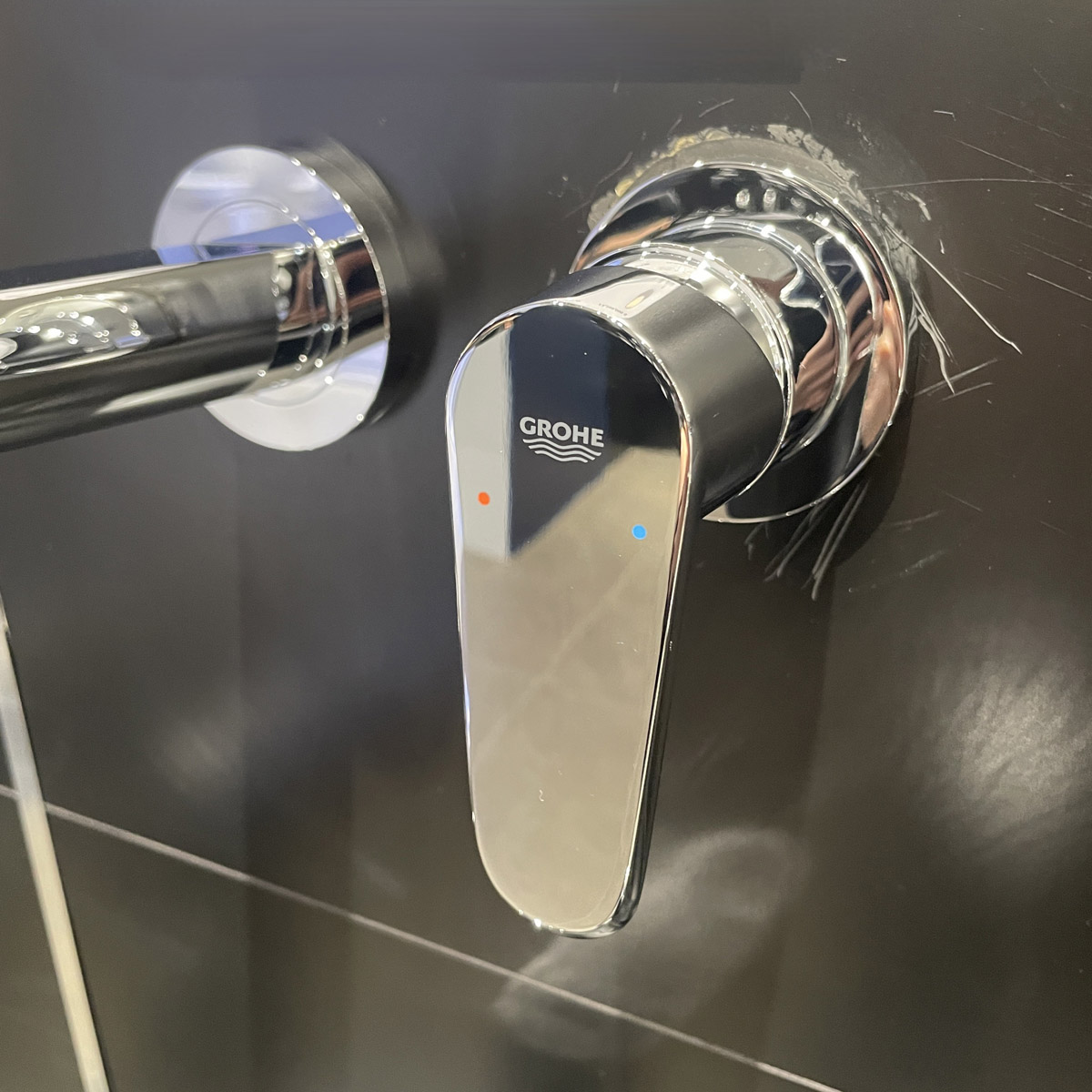 Vòi chậu gắn tường nóng lạnh 2 lỗ Eurodisc Cosmopolitan L-size GROHE 19974002 - 3
