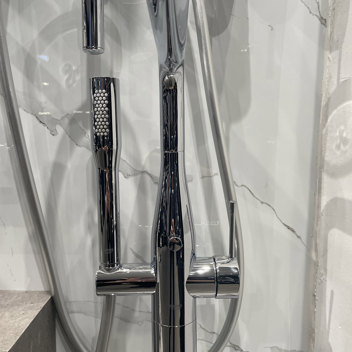 Vòi bồn tắm đặt sàn nóng lạnh Essence GROHE 23491001 - 10