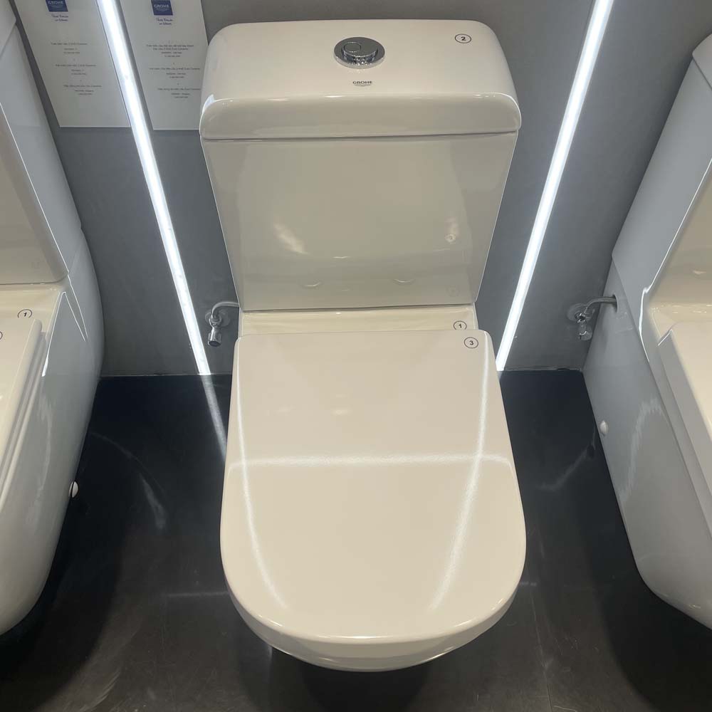 Két nước bồn cầu 2 khối Euro Ceramic GROHE 39332000 - 2