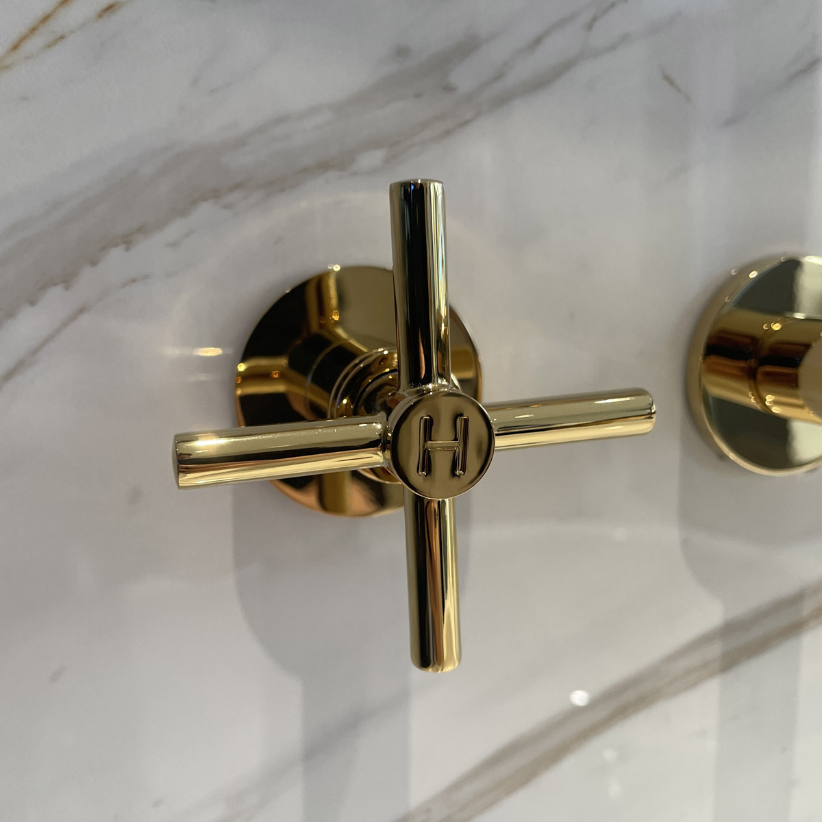 Vòi gắn tường 3 lỗ nóng lạnh Atrio GROHE 20164003 - 16