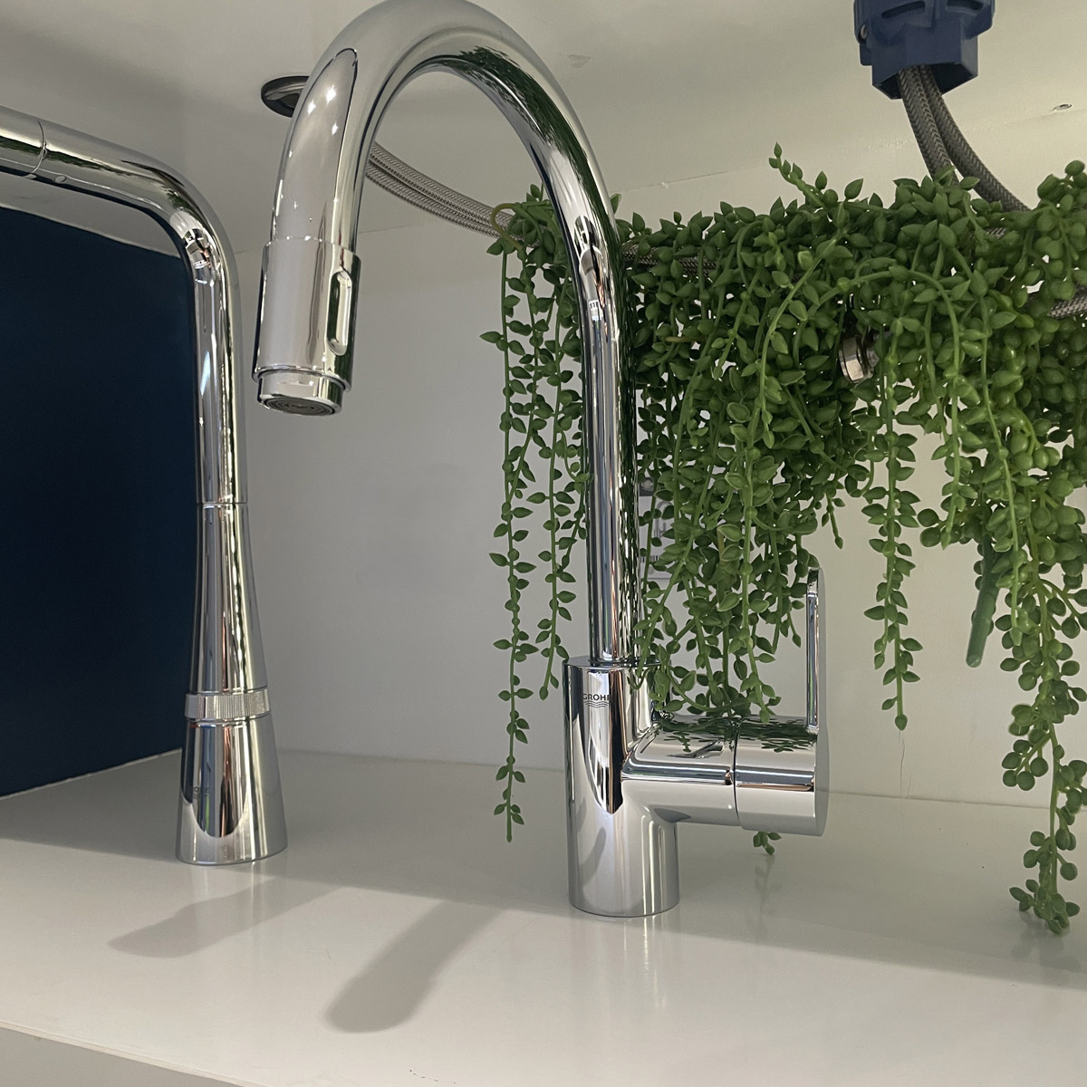 Vòi bếp dây rút nóng lạnh Eurostyle Cosmopolitan GROHE 31126004 - 4