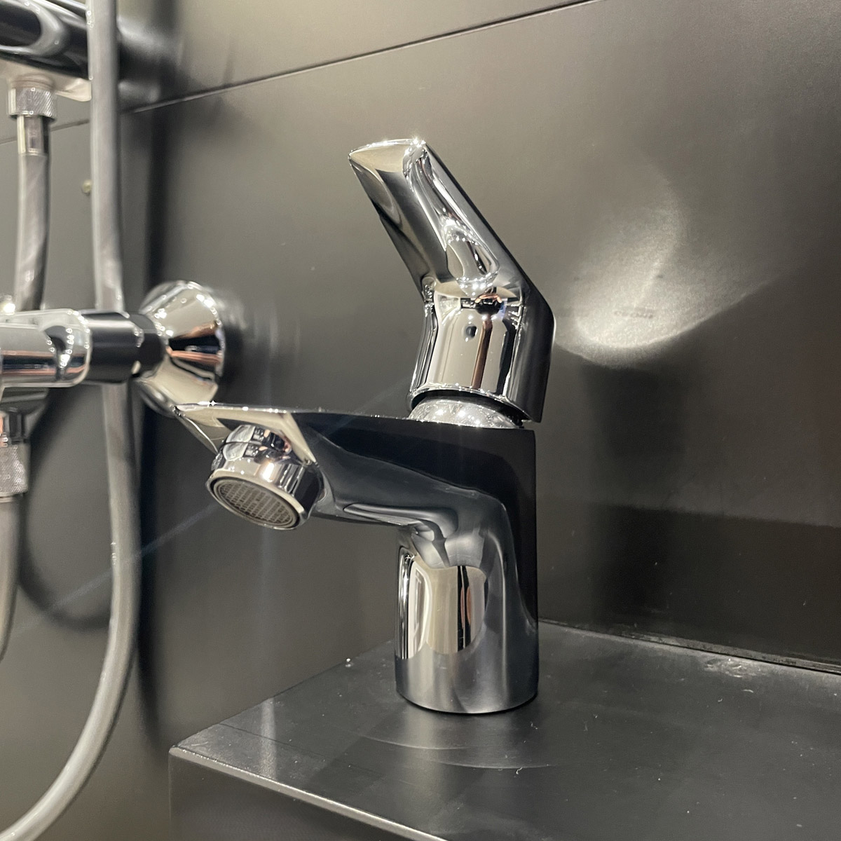 Vòi chậu lạnh BauEdge GROHE 32861001 - 9