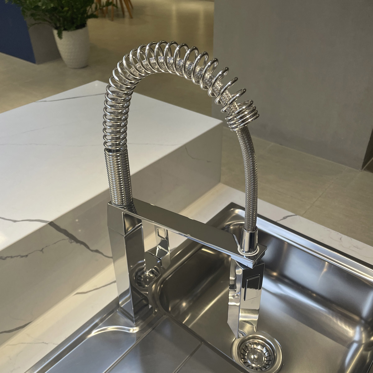 Vòi bếp nóng lạnh cần lò xo Eurocube GROHE 31395000 - 6