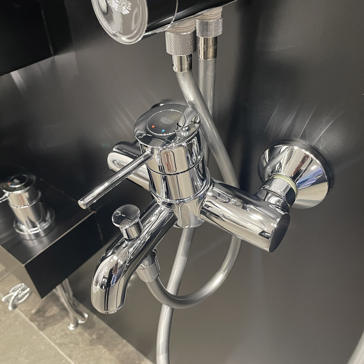 Củ sen tắm nóng lạnh GROHE 32865000 - 4