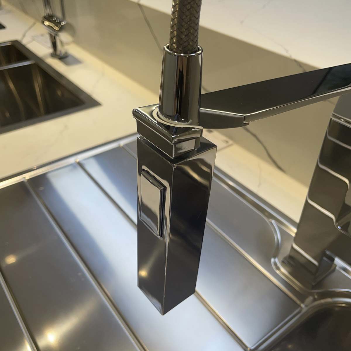 Vòi bếp nóng lạnh cần lò xo Eurocube GROHE 31395000 - 8