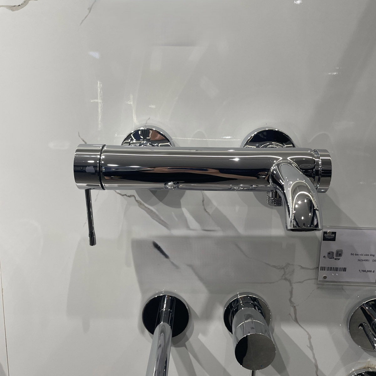 Củ sen tắm nóng lạnh Essence Grohe 33624001 - 6