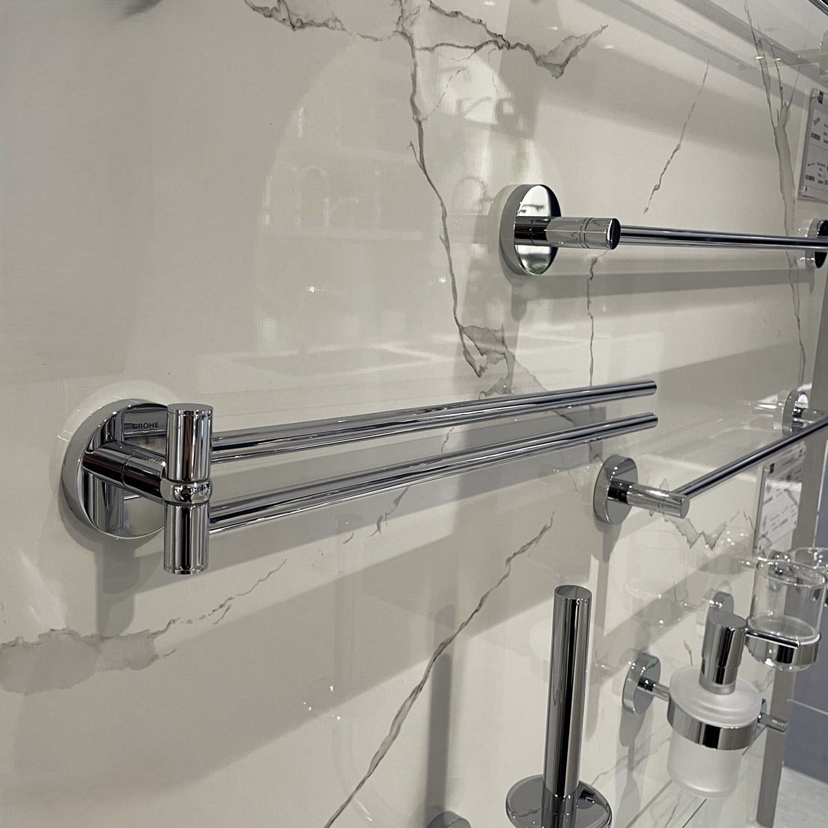 Thanh treo khăn đôi Essentials GROHE 40371001 - 6