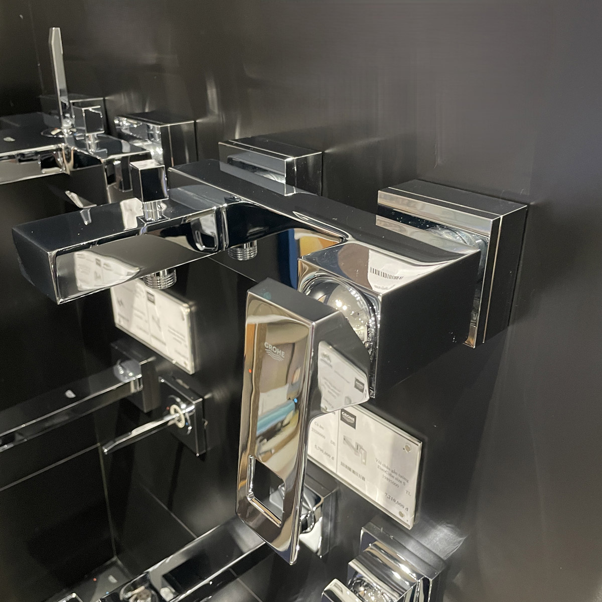 Củ sen tắm nóng lạnh Eurocube Grohe 23140000 - 8