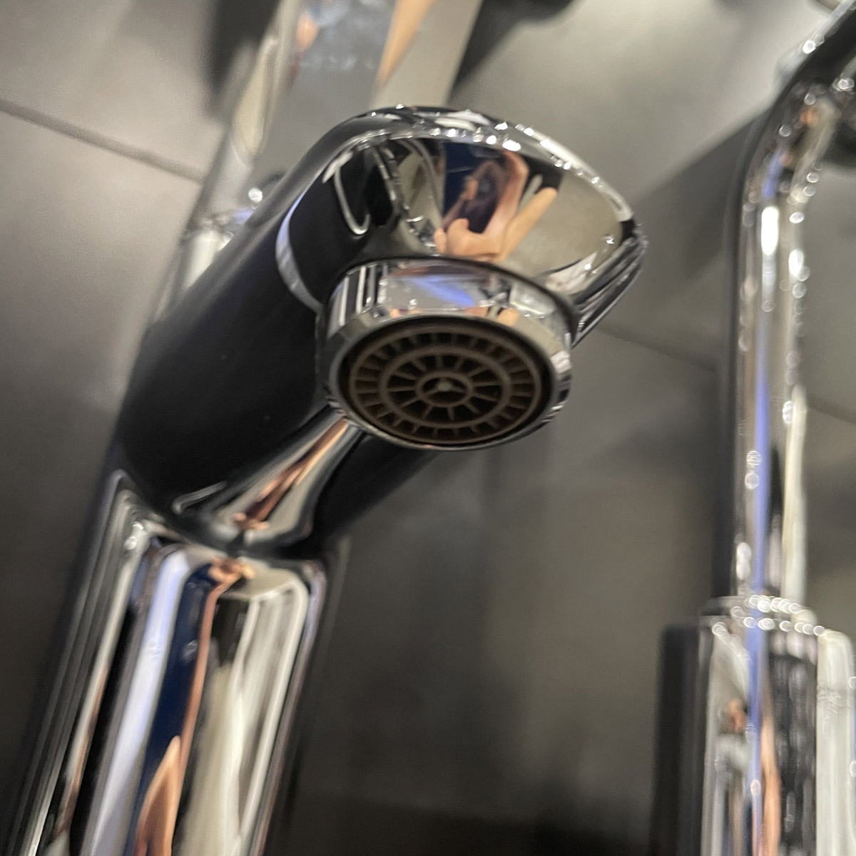 Vòi chậu nóng lạnh Eurodisc Cosmopolitan S-size GROHE 33190002 - 2