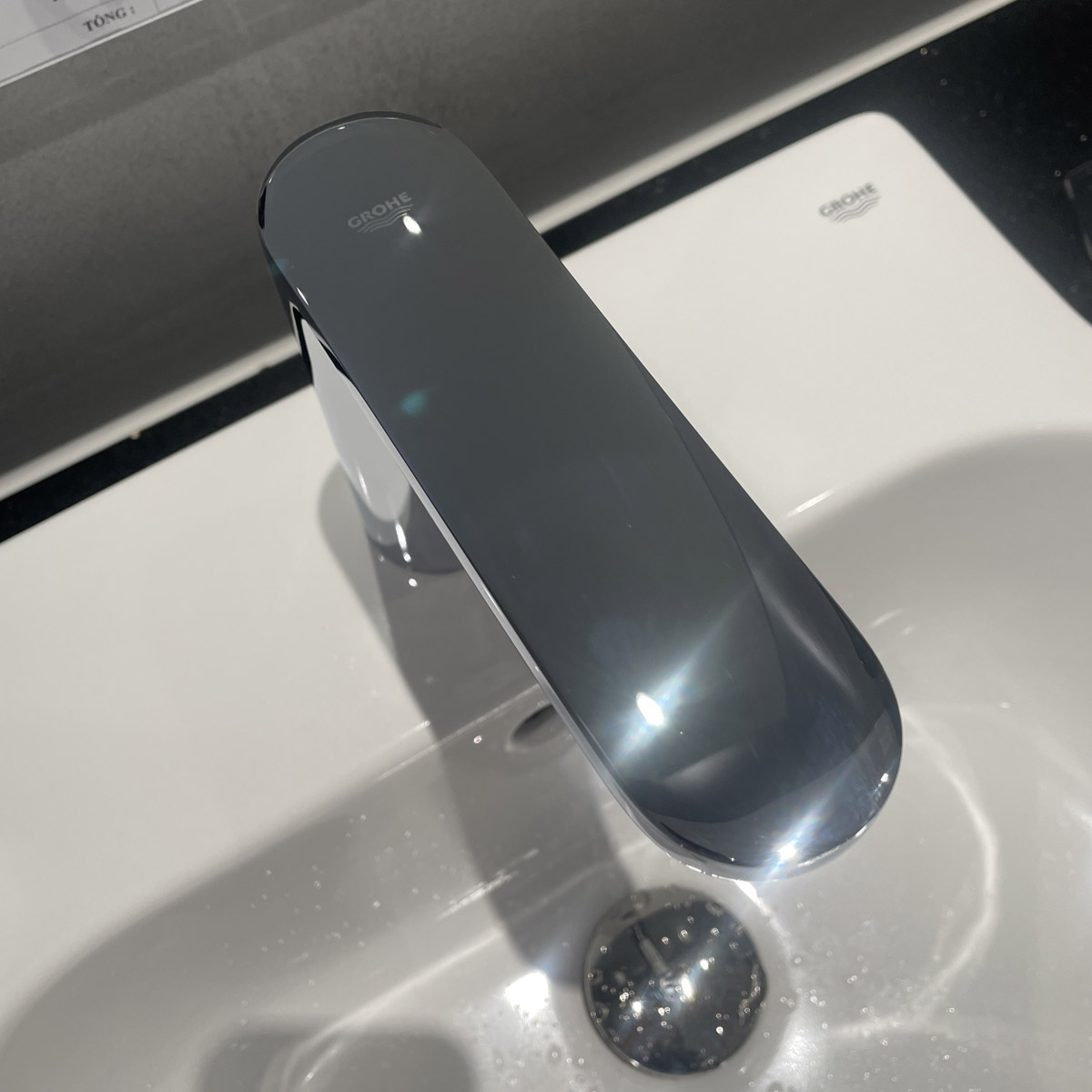Vòi chậu cảm ứng nhiệt độ dùng pin Eurosmart Cosmopolitan E GROHE 36422000 - 4