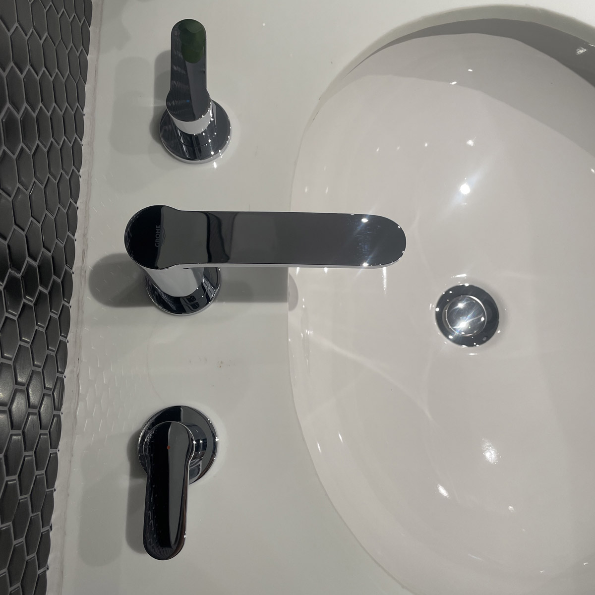 Vòi chậu nóng lạnh 3 lỗ Eurostyle Cosmopolitan GROHE 20208002 - 10