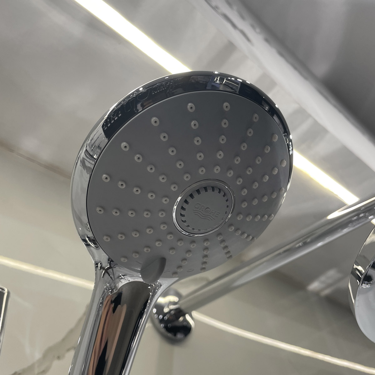 Bộ tay sen và thanh trượt 600mm Euphoria 110 Massage GROHE 27231001 - 9