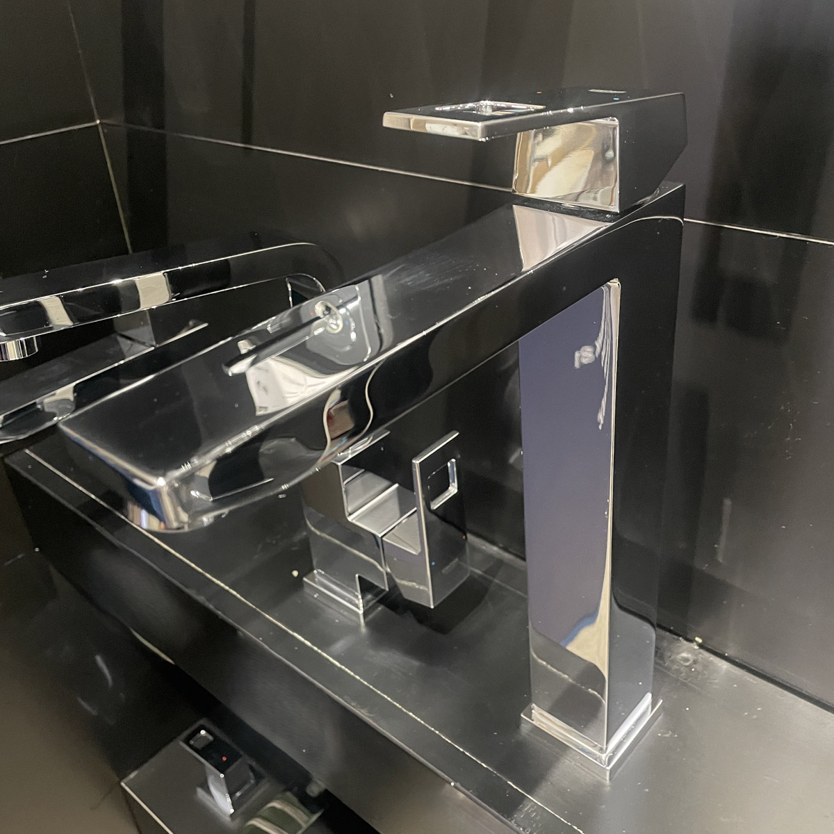 Vòi chậu nóng lạnh Eurocube XL-size GROHE 23406000 - 15