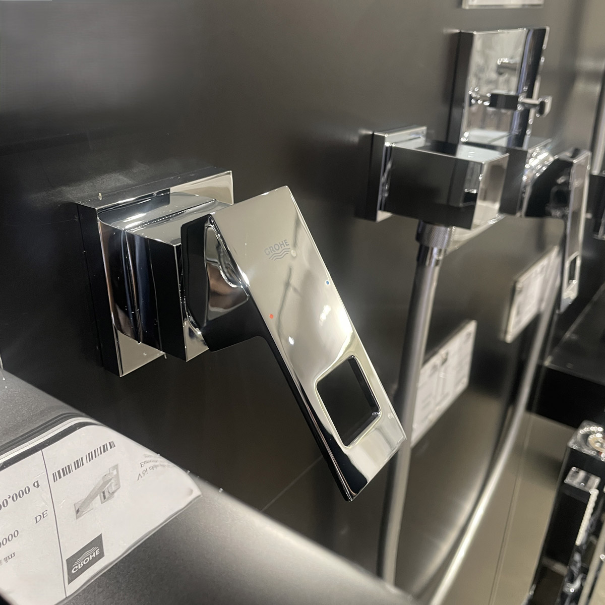 Vòi chậu nóng lạnh gắn tường 2 lỗ Eurocube GROHE 23447000 - 10