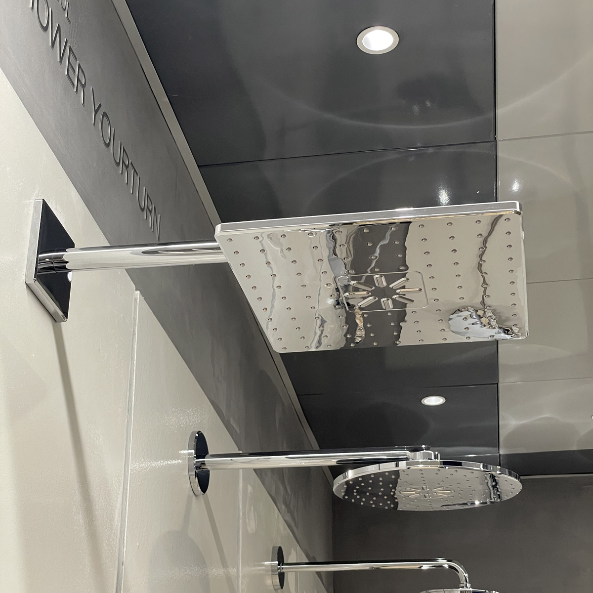 Bộ sen âm tường ổn nhiệt với bát sen GROHE 34706000 - 10