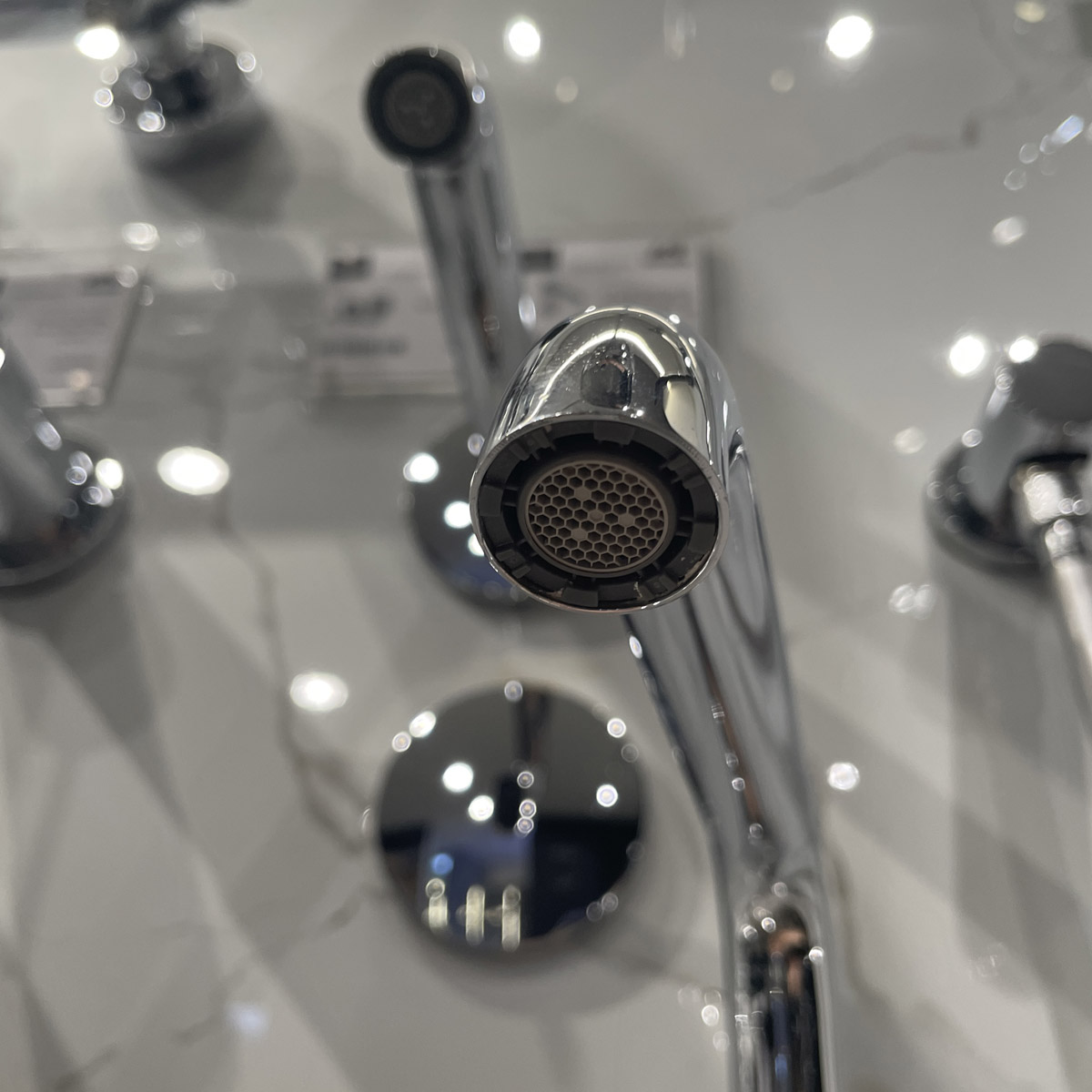 Vòi chậu nóng lạnh Essence XL-size GROHE 32901001 - 7