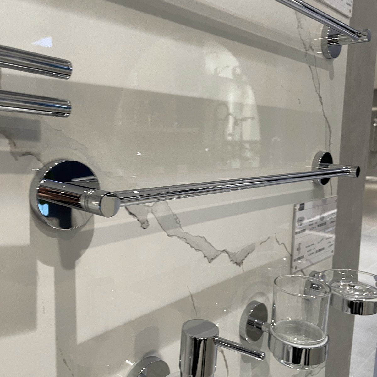 Thanh treo khăn đơn Essentials GROHE 40688001 - 7