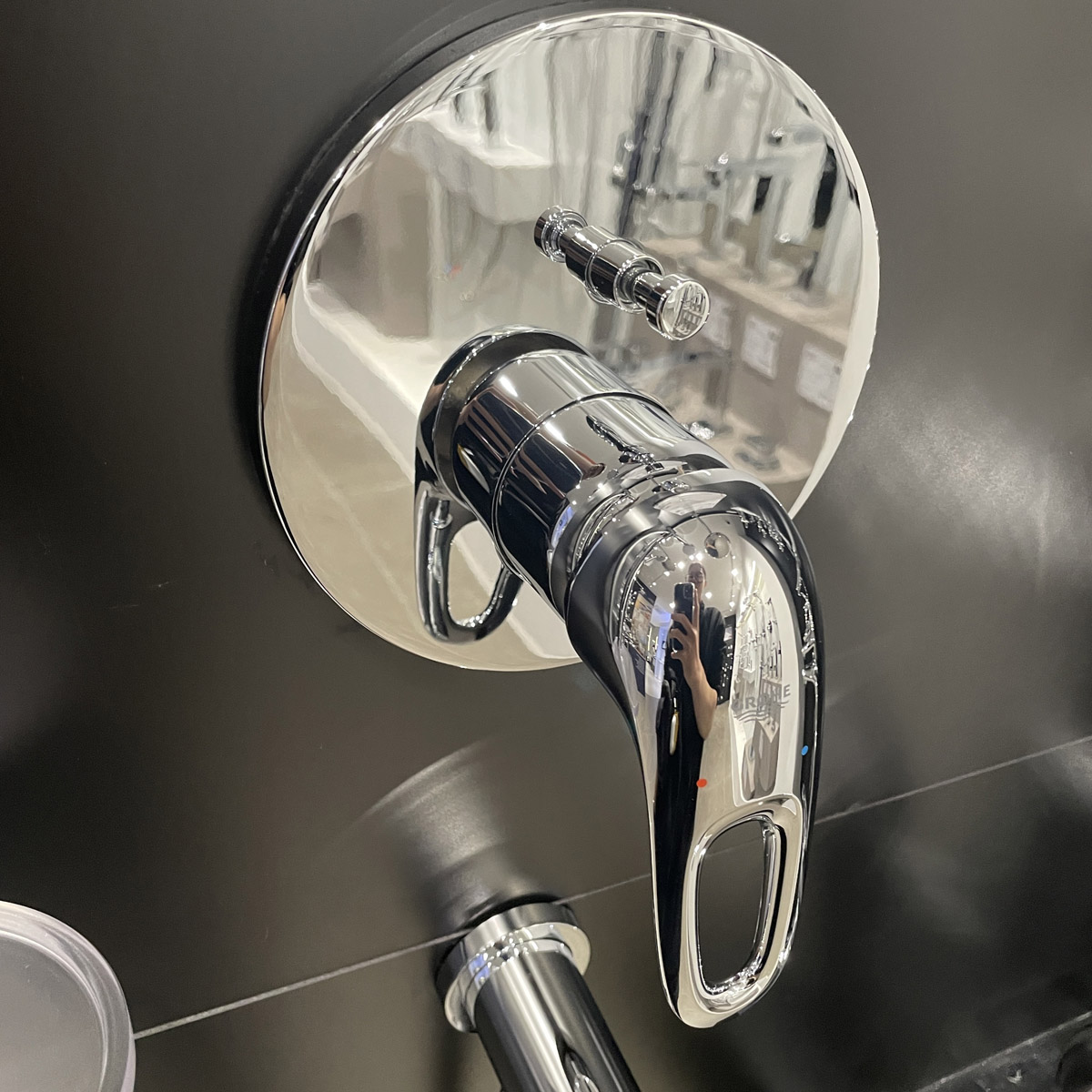 Van nóng lạnh kèm chuyển hướng 2 đường Eurostyle GROHE 24049003 - 5