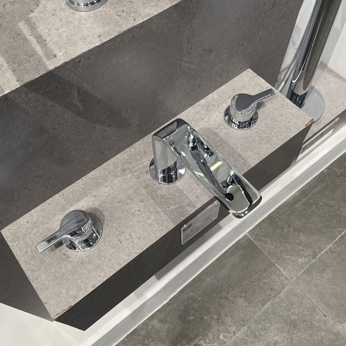 Vòi chậu nóng lạnh 3 lỗ Lineare GROHE 20304001 - 4