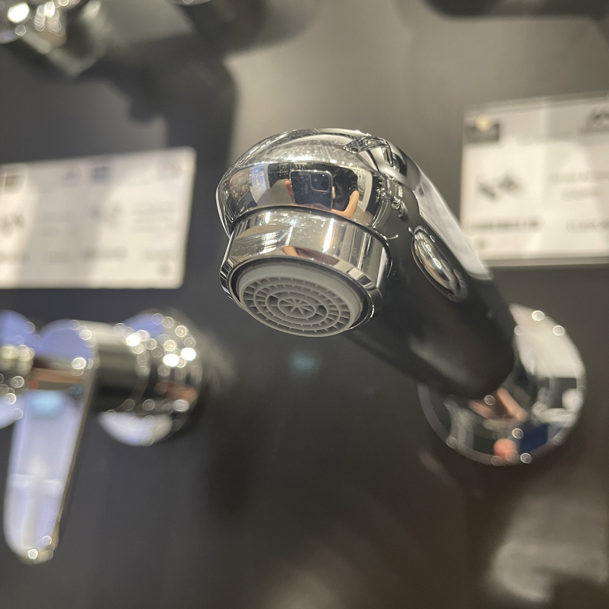 Vòi chậu gắn tường nóng lạnh 2 lỗ Eurodisc Joy GROHE 19969000 - 8