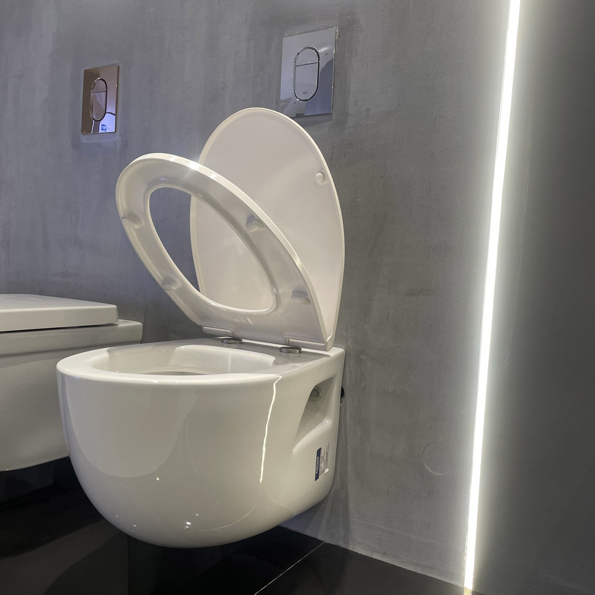 Bồn cầu treo tường Eurosmart GROHE 39126001 - 9