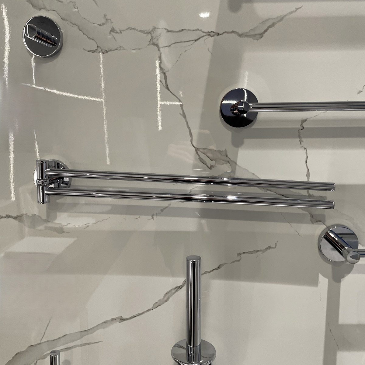 Thanh treo khăn đôi Essentials GROHE 40371001 - 7