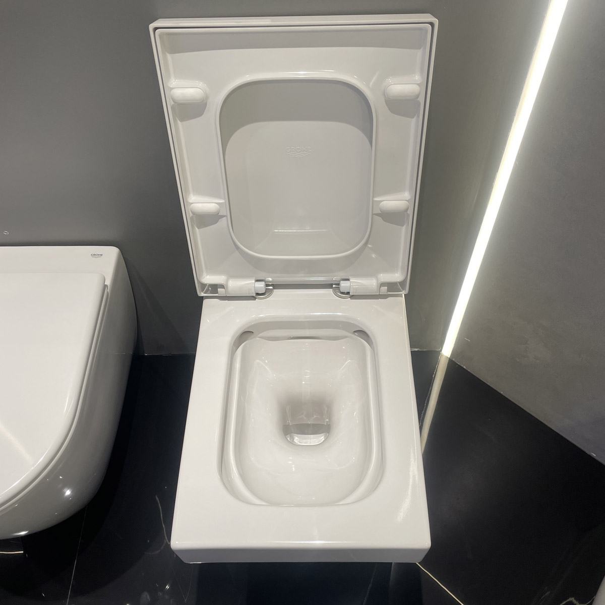 Thân bồn cầu đặt sàn Cube Ceramic GROHE 3948500H - 10