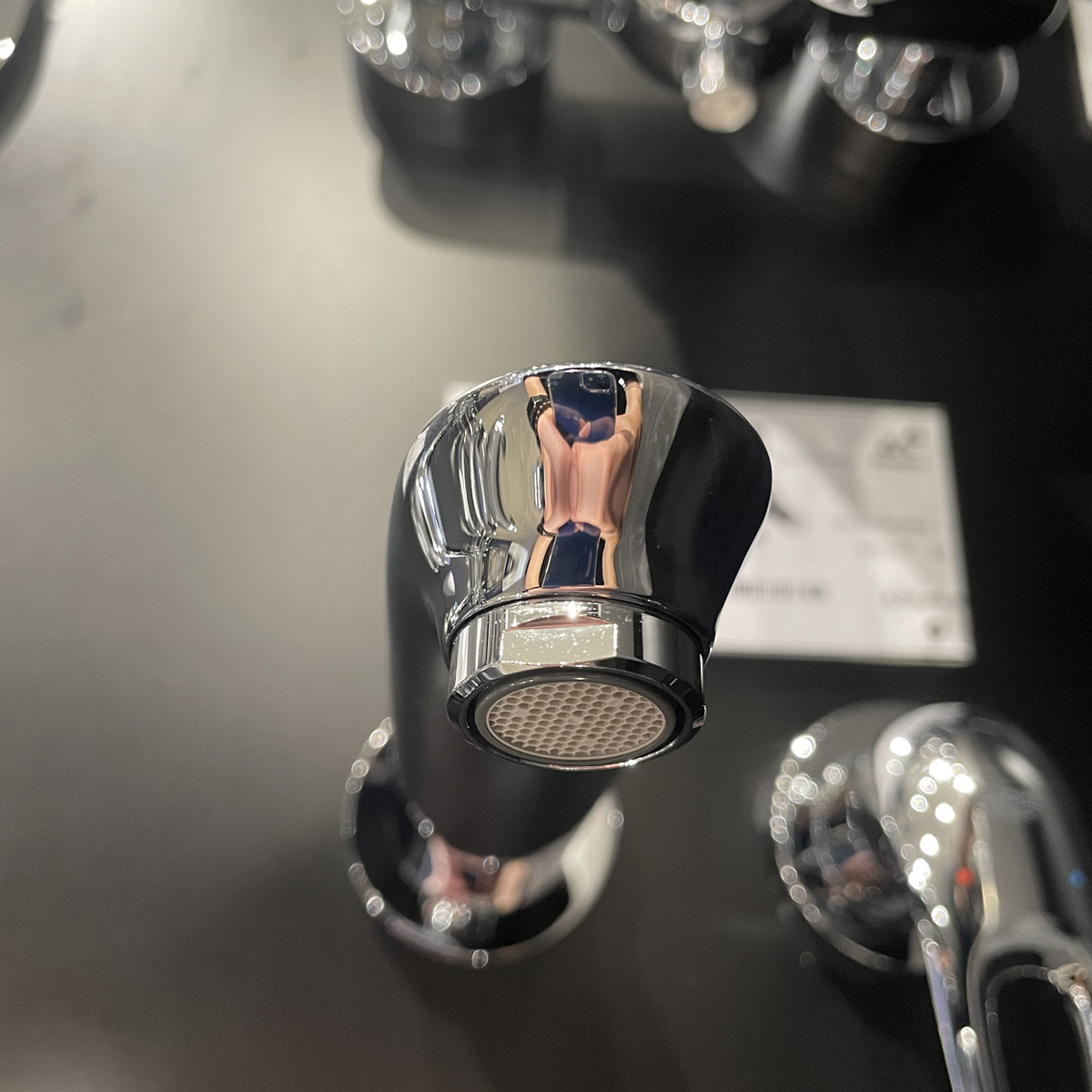 Vòi chậu gắn tường nóng lạnh 2 lỗ Eurostyle GROHE 19571003 - 9