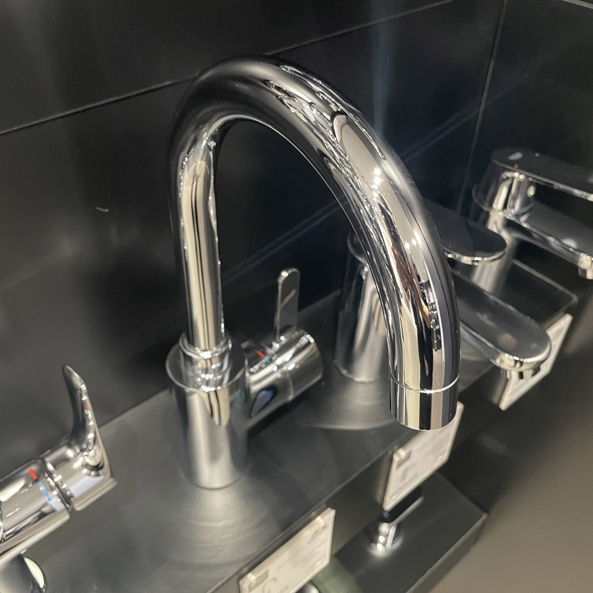 Vòi chậu nóng lạnh Eurosmart Cosmopolitan L-size GROHE 32830000 - 6