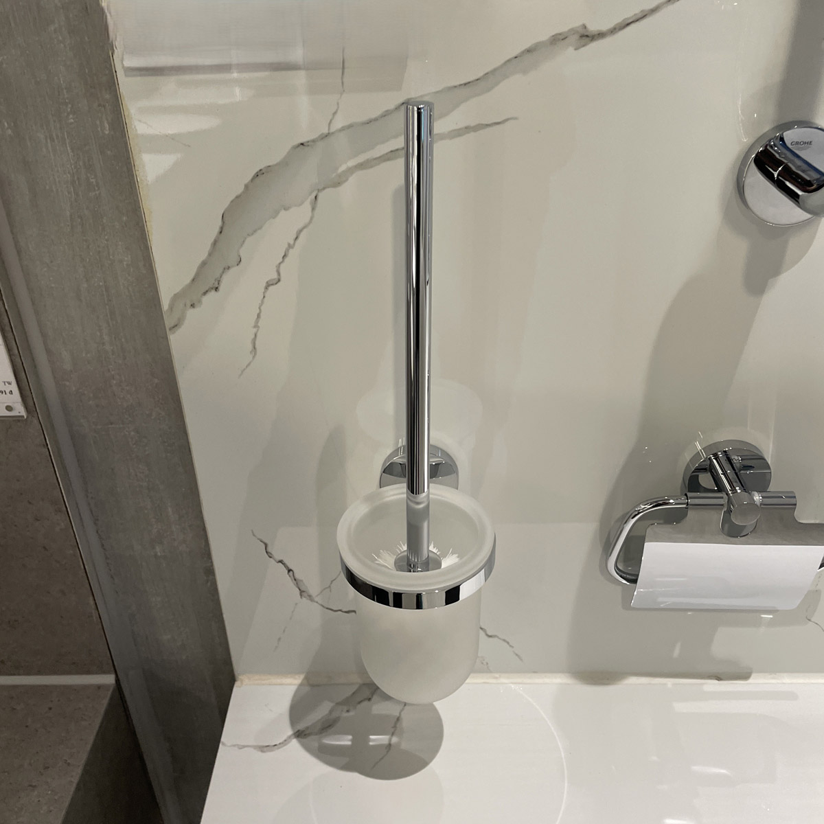 Bộ cọ cầu vệ sinh gắn tường Essentials GROHE 40374001 - 7