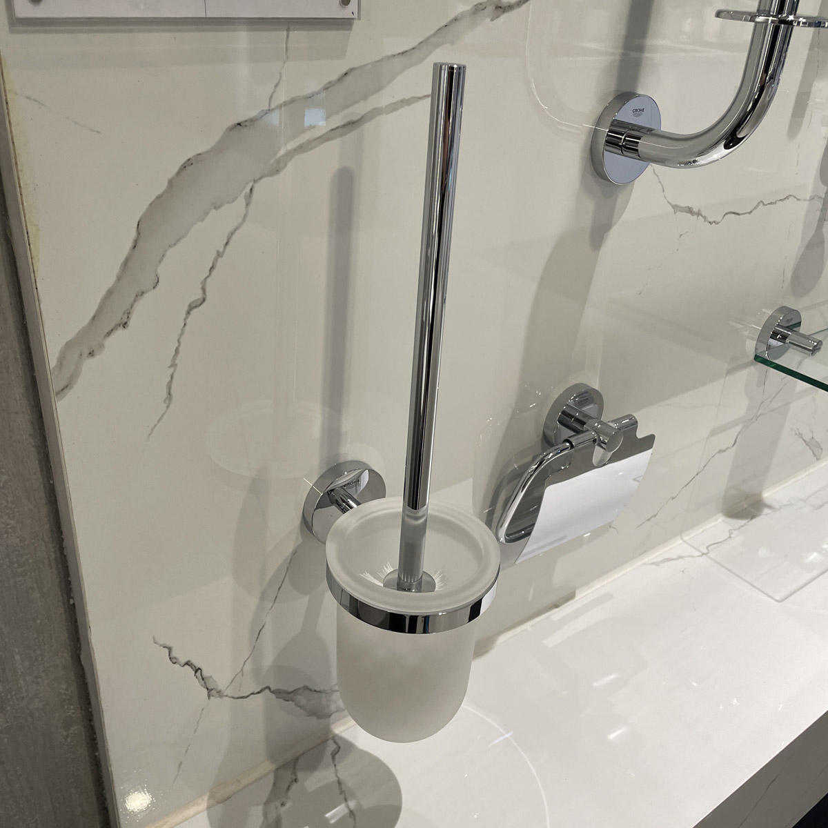 Bộ cọ cầu vệ sinh gắn tường Essentials GROHE 40374001 - 6