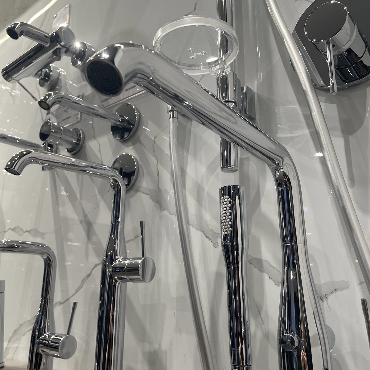 Vòi bồn tắm đặt sàn nóng lạnh Essence GROHE 23491001 - 15