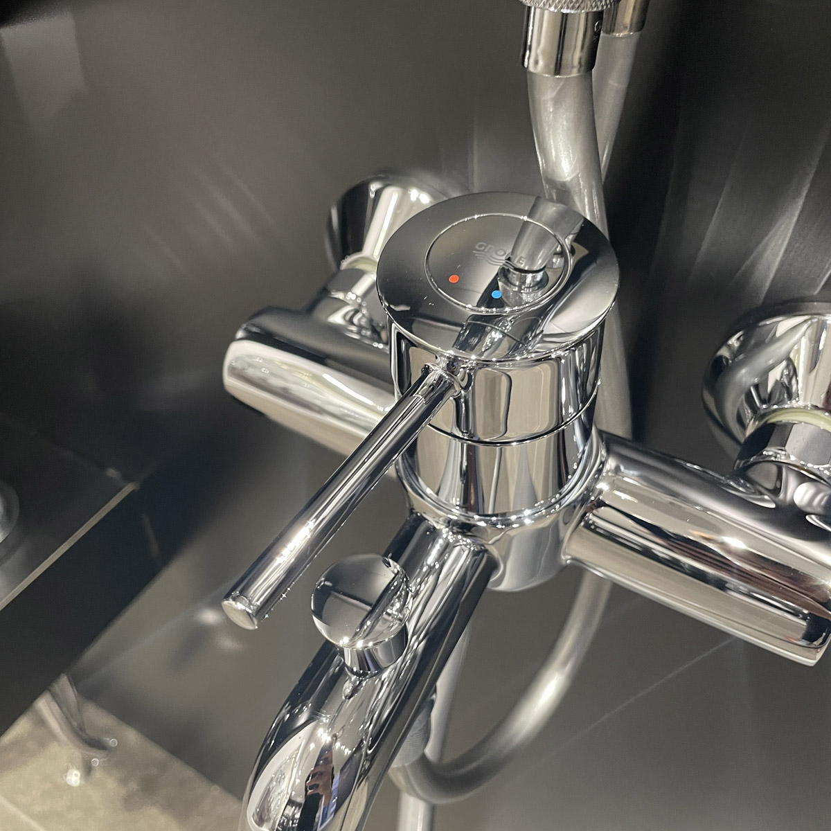 Củ sen tắm nóng lạnh GROHE 32865000 - 5