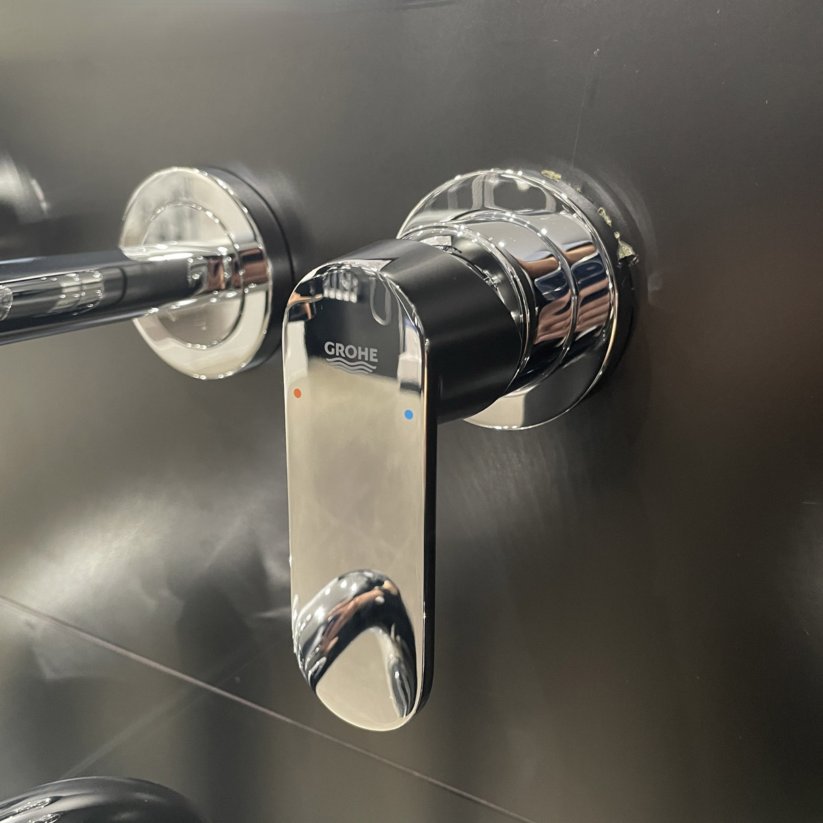 Vòi chậu nóng lạnh gắn tường 2 lỗ Eurosmart Cosmopolitan GROHE 19381000 - 5