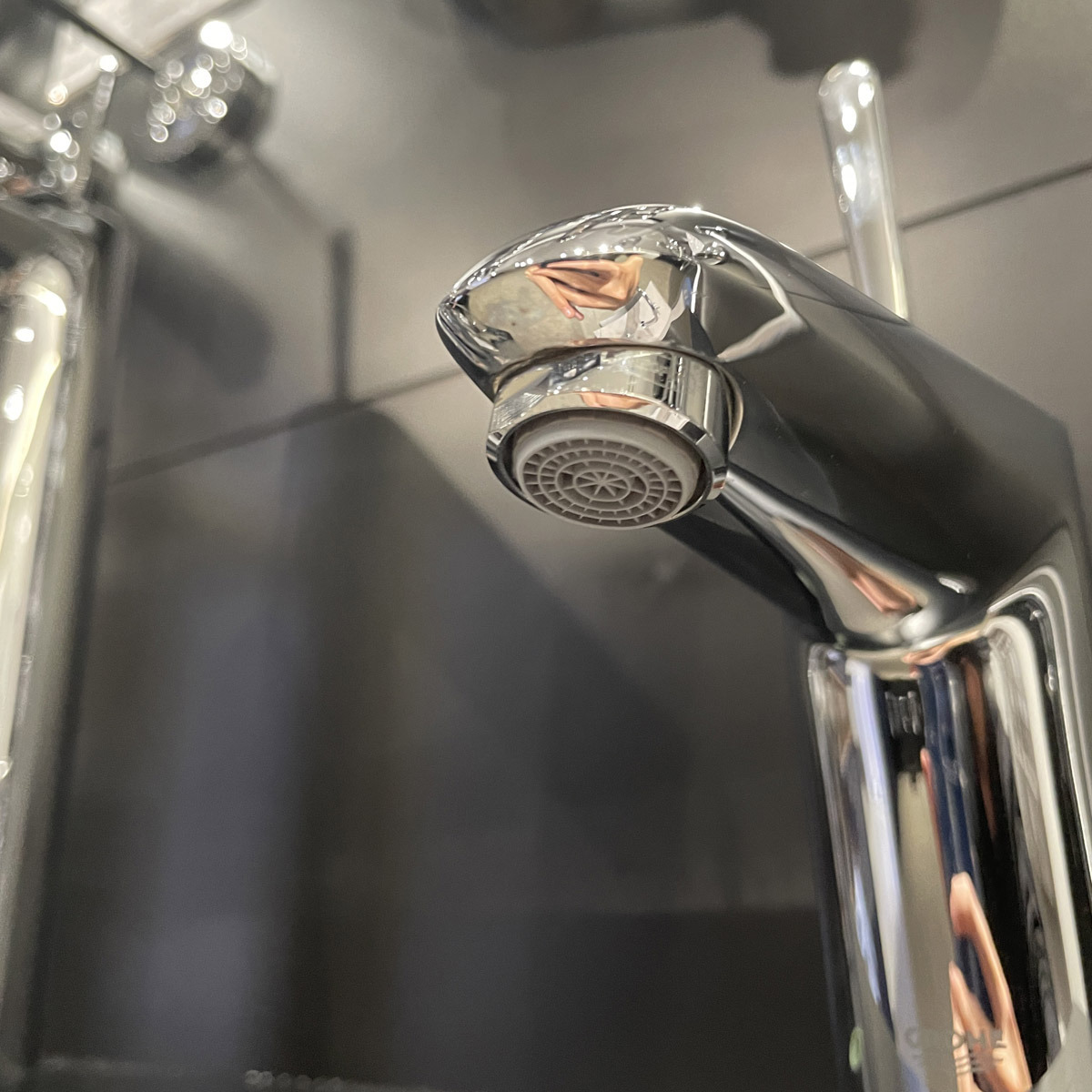 Vòi chậu nóng lạnh Eurodisc Joy GROHE 23425000 - 8