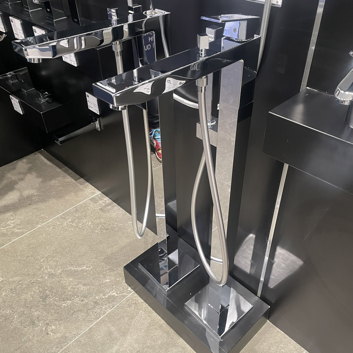 Vòi bồn tắm đặt sàn Eurocube Grohe 23672001 - 14