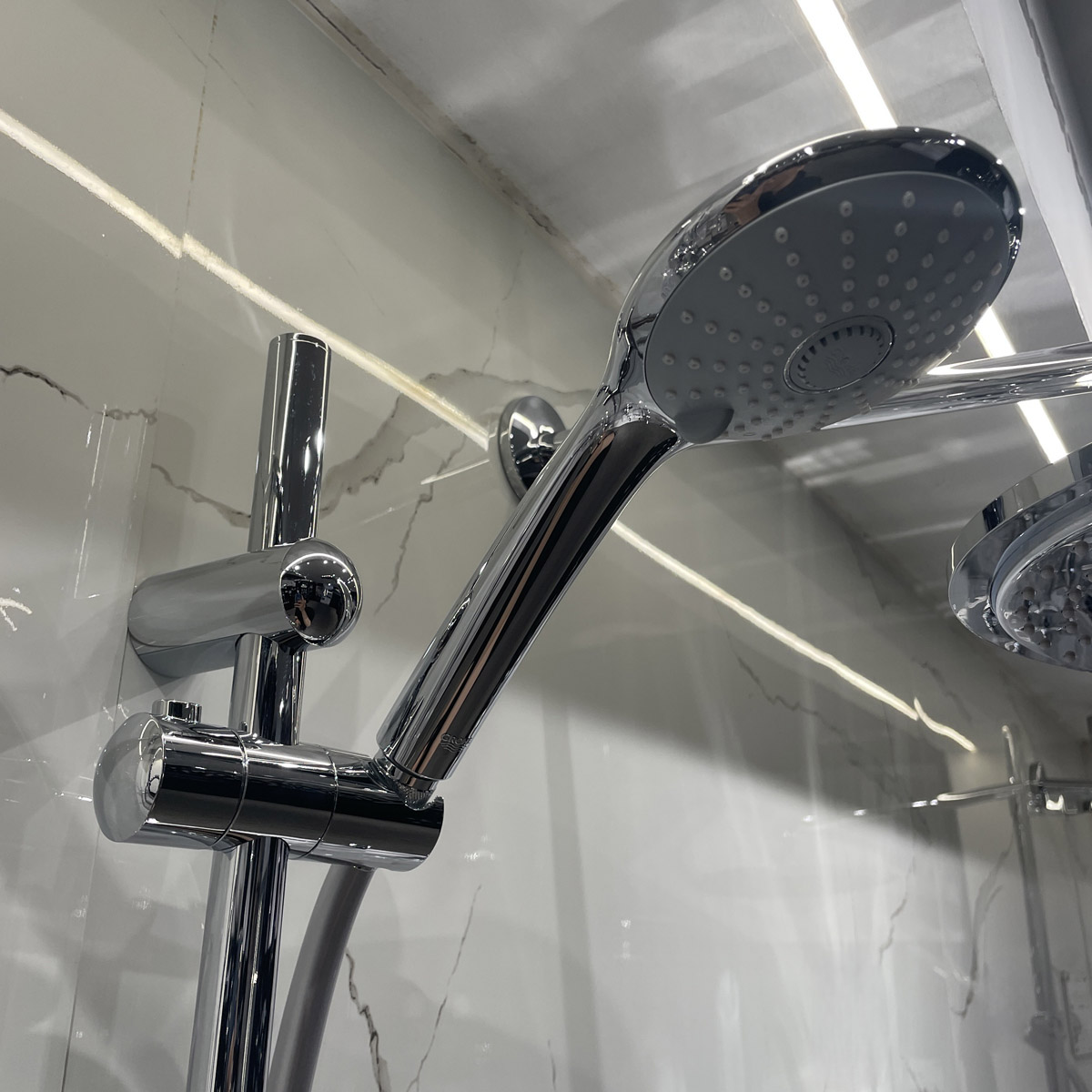 Bộ tay sen và thanh trượt 600mm Euphoria 110 Massage GROHE 27231001 - 6