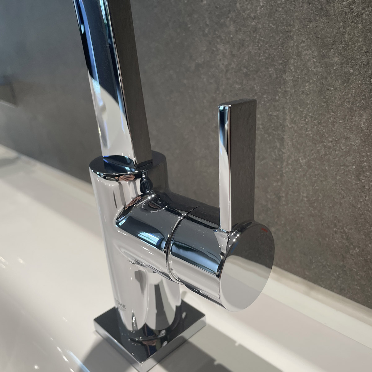 Vòi chậu nóng lạnh Allure GROHE 32146000 - 8
