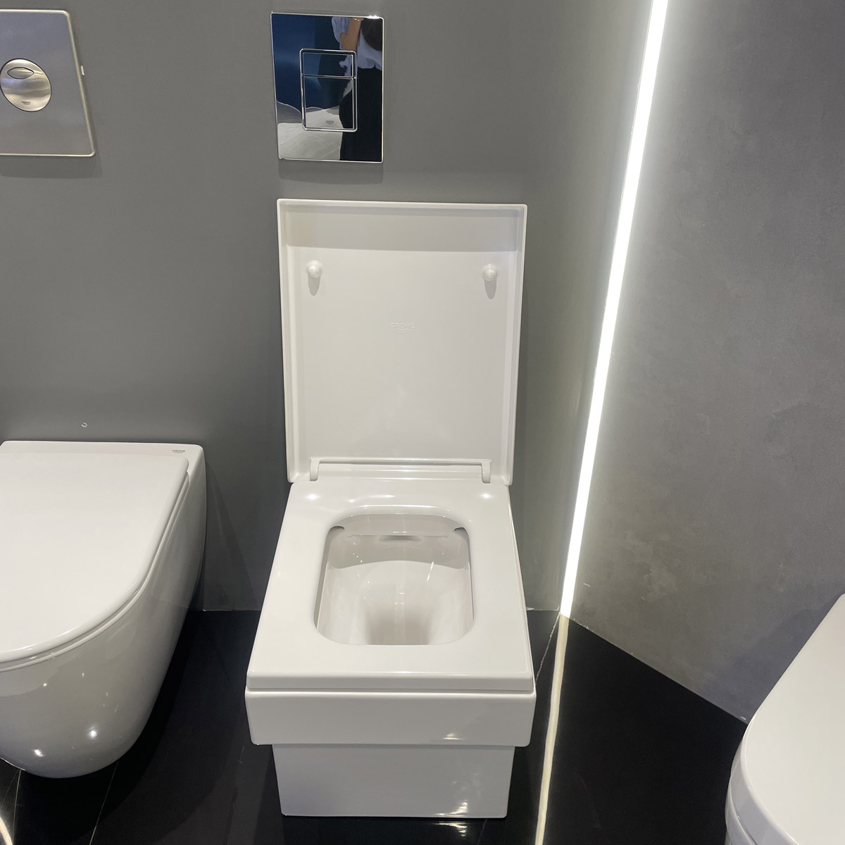 Thân bồn cầu đặt sàn Cube Ceramic GROHE 3948500H - 9
