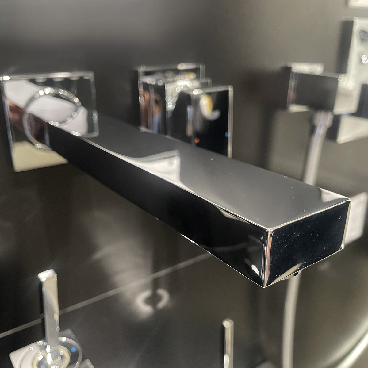 Vòi chậu nóng lạnh gắn tường 2 lỗ Eurocube GROHE 23447000 - 6
