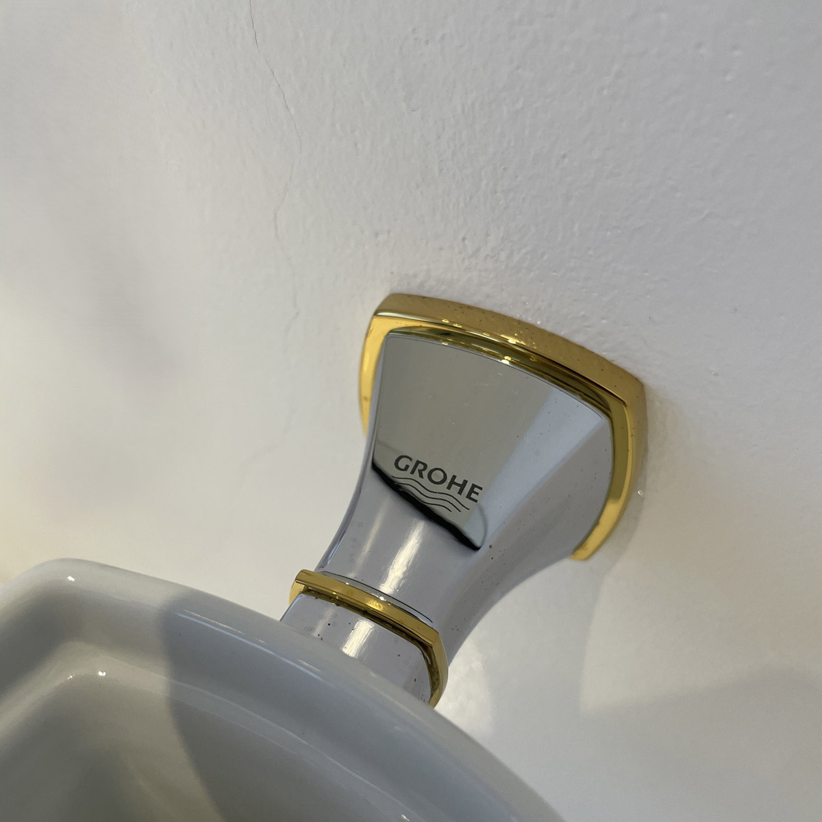 Bộ giá và ly sứ gắn tường Grandera Grohe 40626IG0 - 6