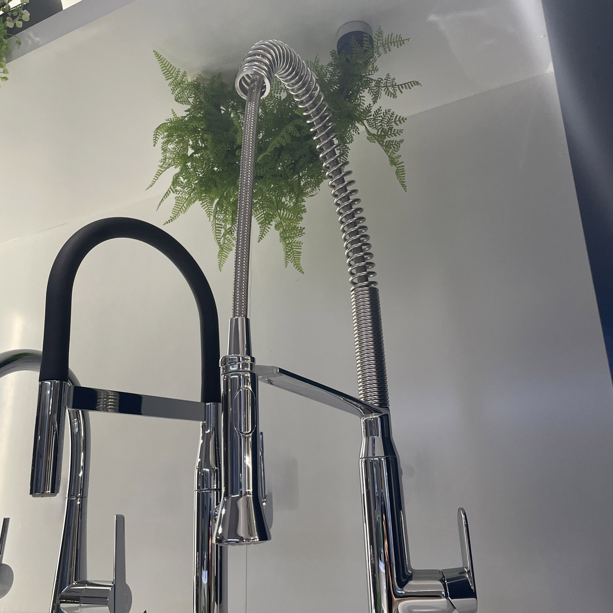 Vòi bếp dây rút nóng lạnh K7 Grohe 32950000 - 7