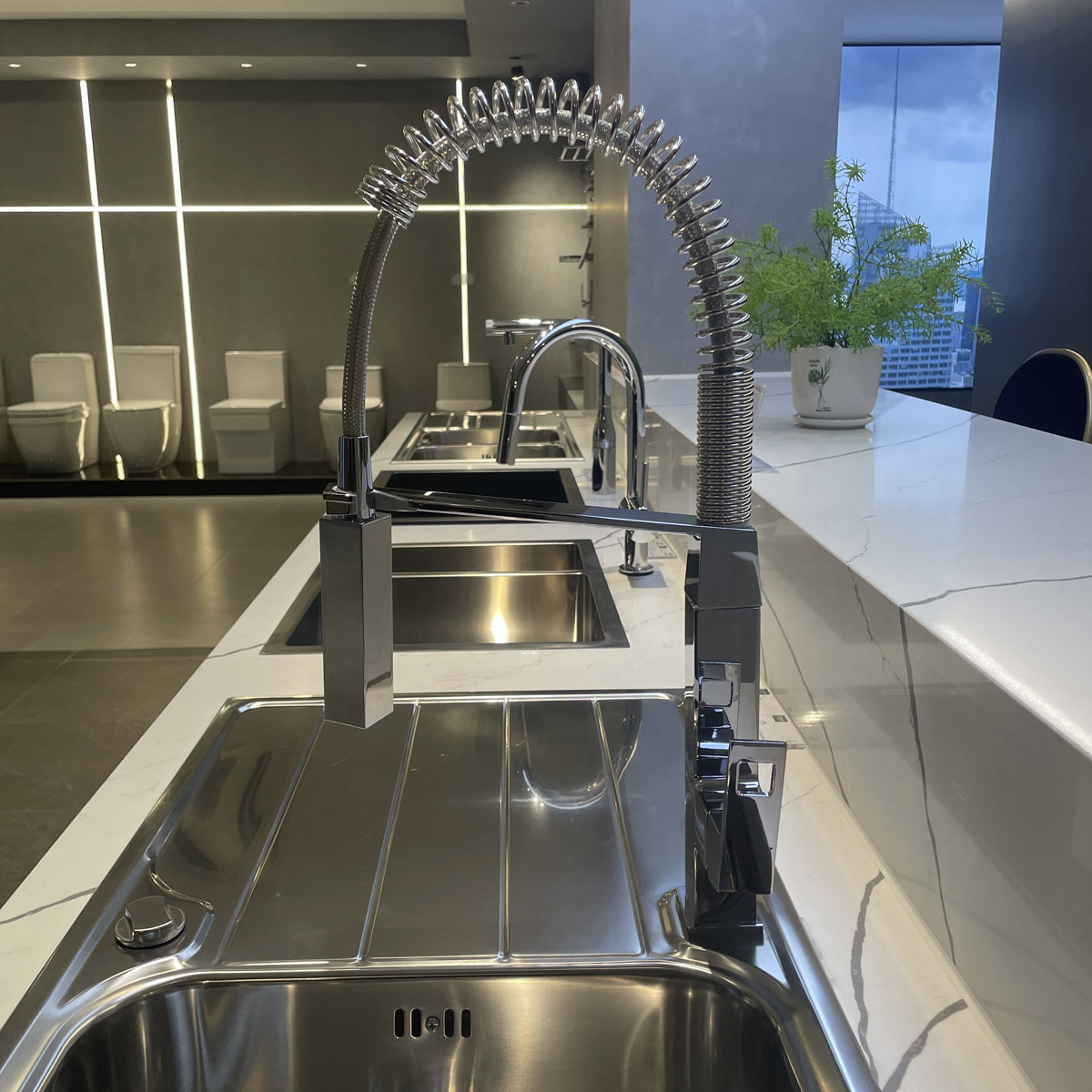 Vòi bếp nóng lạnh cần lò xo Eurocube GROHE 31395000 - 7