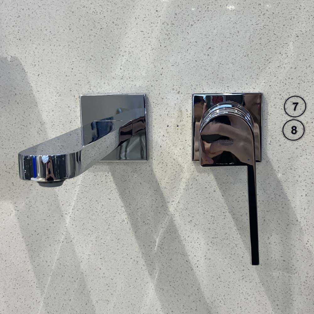 Vòi chậu gắn tường nóng lạnh 2 lỗ Plus L-size GROHE 29306003 - 3