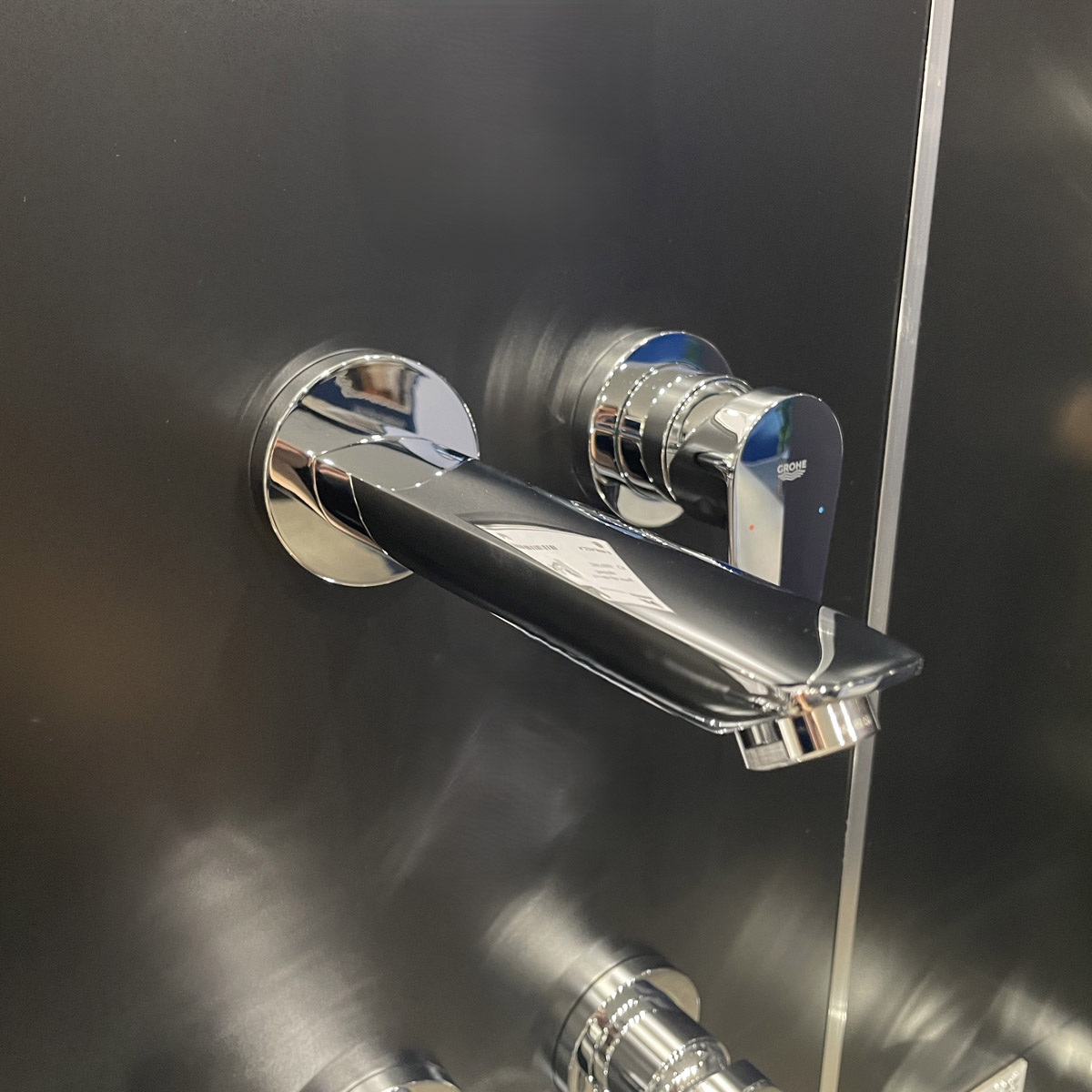 Vòi chậu gắn tường nóng lạnh 2 lỗ BauEdge GROHE 20474001 - 11