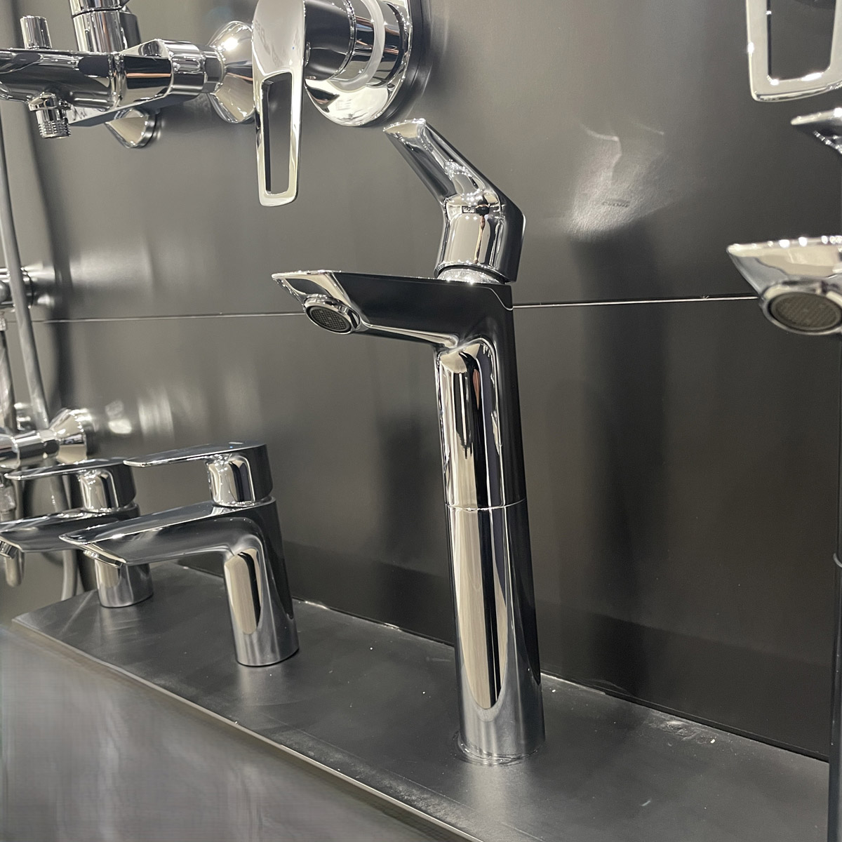 Vòi chậu nóng lạnh BauEdge XL-Size Grohe 23910001 - 6